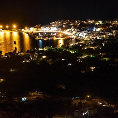 Traditional Stone House With Breathtaking View Serifos Town Exterior photo