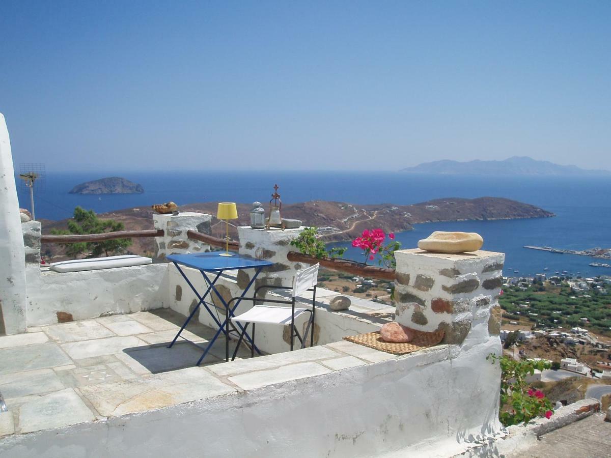 Traditional Stone House With Breathtaking View Serifos Town Exterior photo